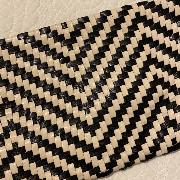 Woven chevron clutch - Picture 2 of 4